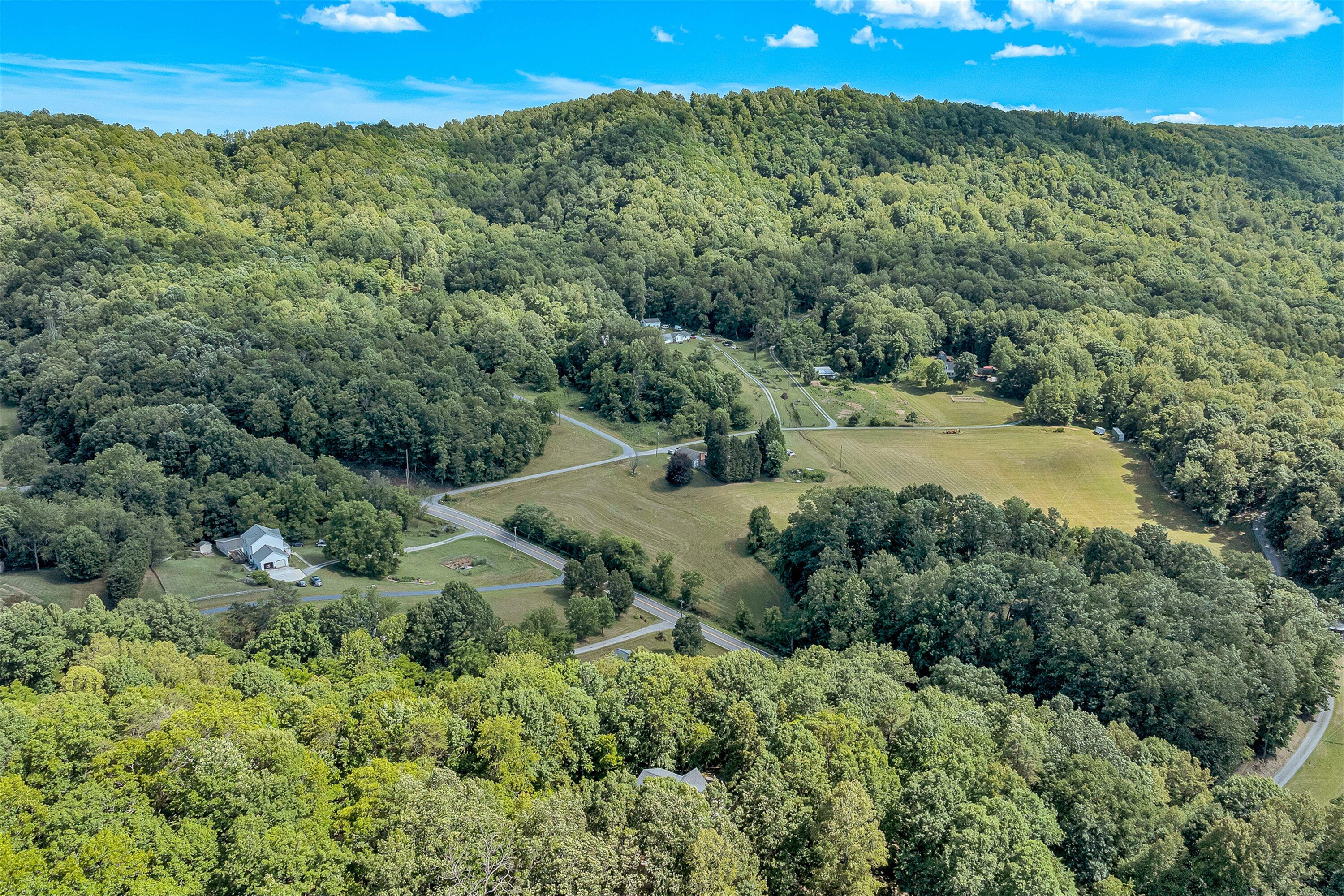 1067 Archway Road Blue Ridge, VA 24064 - Photo 40 of 44 42-VM-0824
