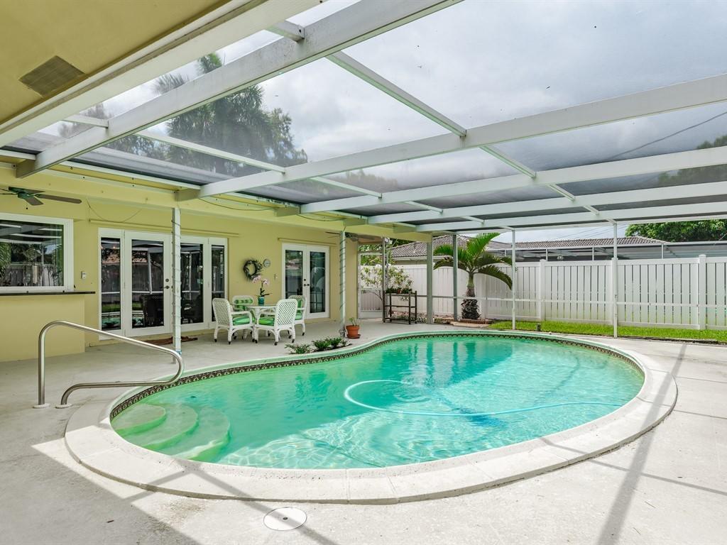 111 St Cloud Lane Boca Raton, FL 33431 - Photo 22 of 25 022_Great Entertainment Space
