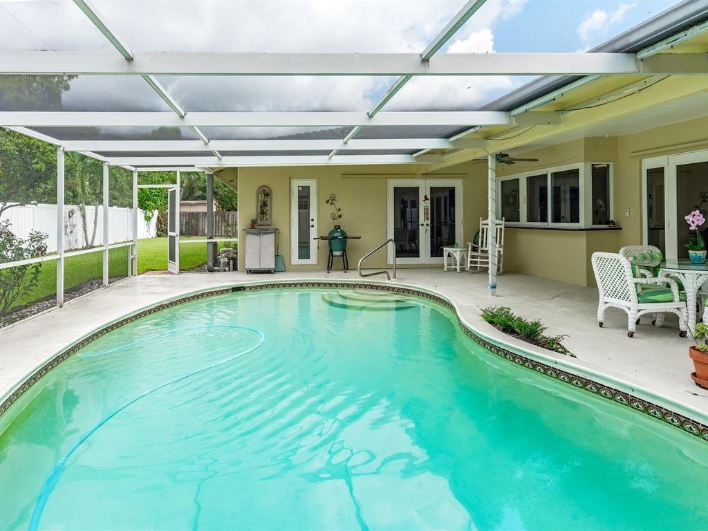 111 St Cloud Lane Boca Raton, FL 33431 - Photo 23 of 25 023_Pool