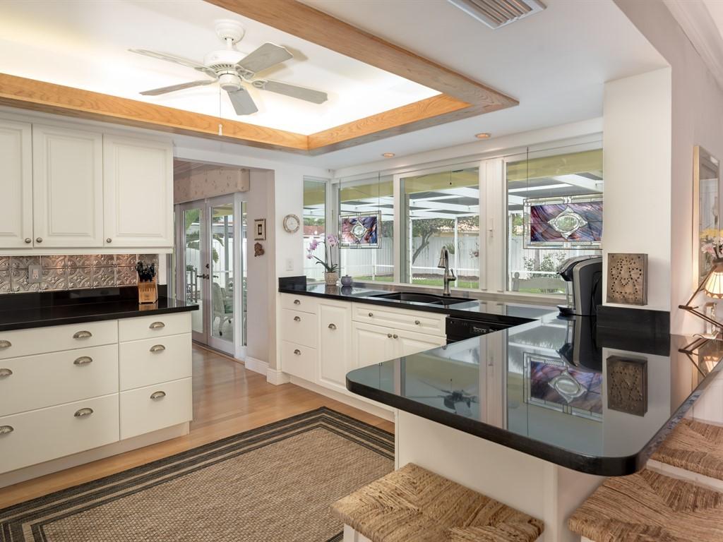 111 St Cloud Lane Boca Raton, FL 33431 - Photo 10 of 25 010_Kitchen