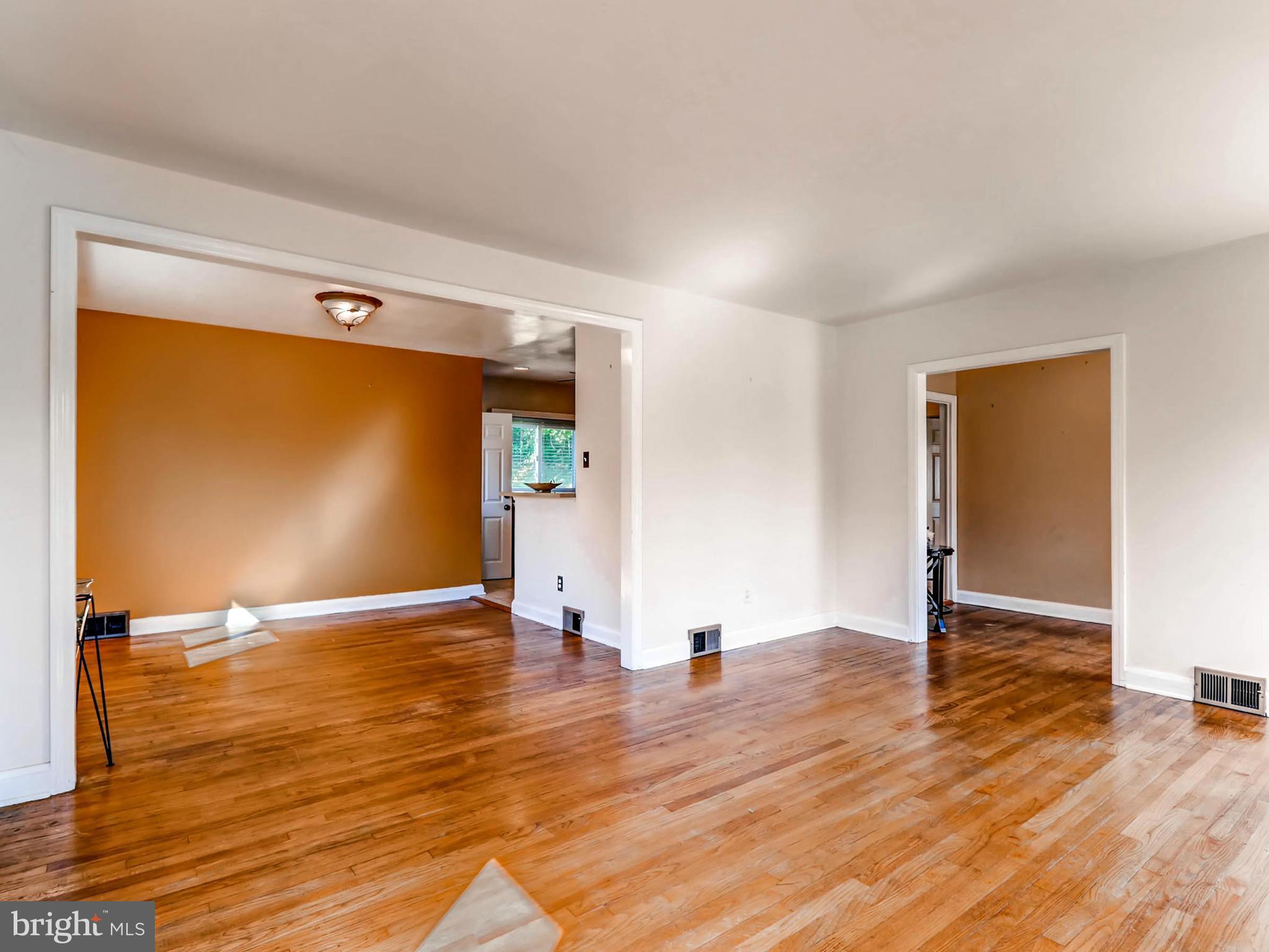6100 Ridgeview Avenue Baltimore, MD 21206 - Photo 8 of 30 Living Room w/ dining room access