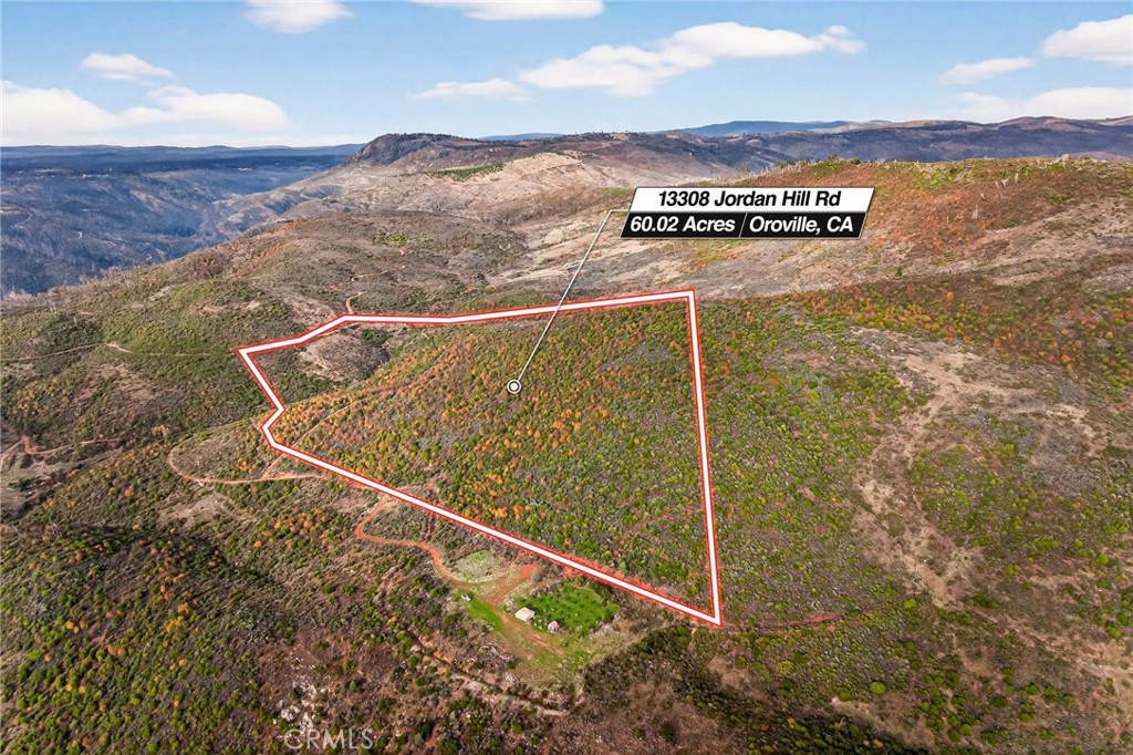 13308 Jordan Hill Road Oroville, CA 95965 - Photo 3 of 8 a view of a tennis court