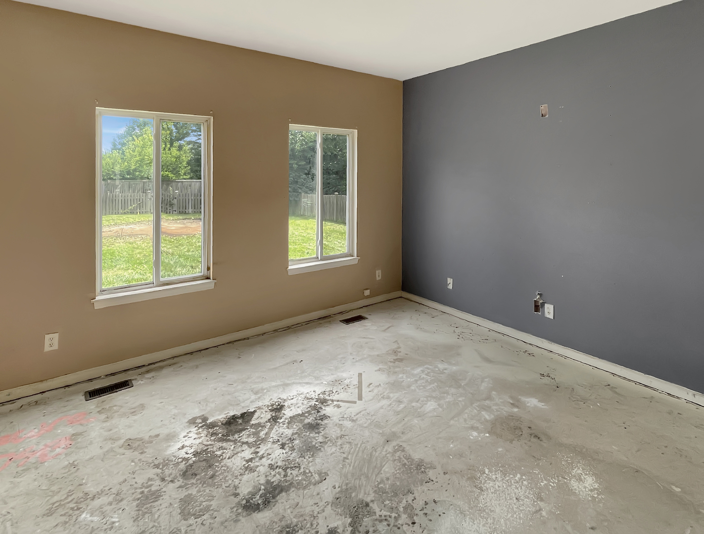 625 Edward Drive Romeoville, IL 60446 - Photo 5 of 15 an empty room with windows