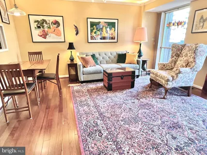 a picture of a bench