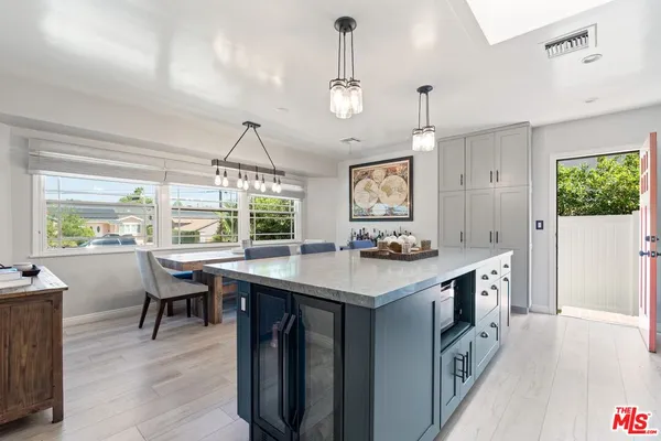 $1,150,000 | 16852 Citronia Street, Northridge, CA 91343