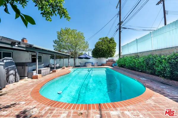 $1,150,000 | 16852 Citronia Street, Northridge, CA 91343