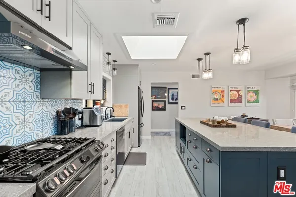 $1,150,000 | 16852 Citronia Street, Northridge, CA 91343