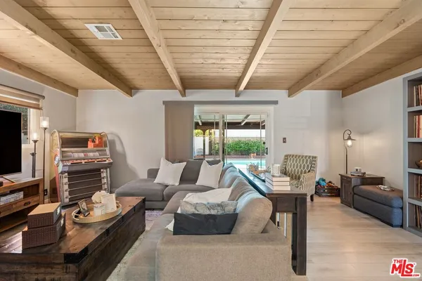 $1,150,000 | 16852 Citronia Street, Northridge, CA 91343