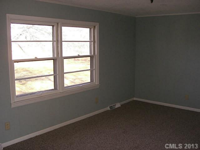 1014 North Post Road Shelby, NC 28150 - Photo 3 of 10 Gallery Image 3