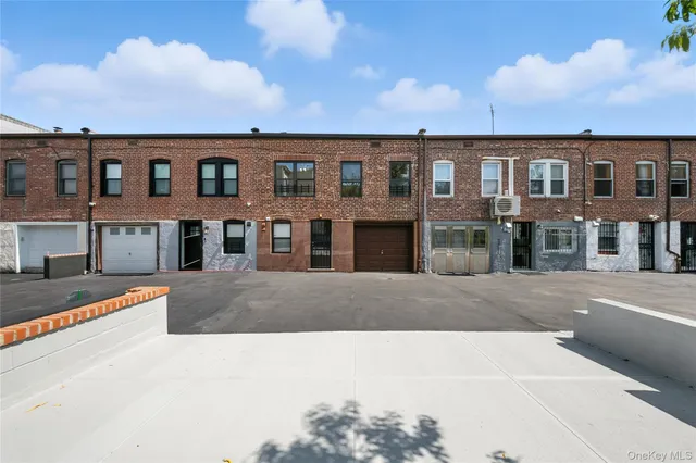 $898,888 | 59-58 69th Place | Maspeth