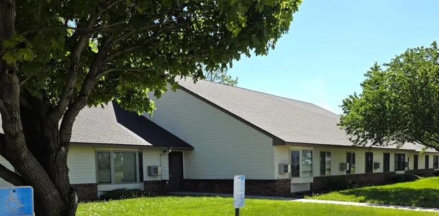 $1,000 | 611 Main Street South, Unit 201, Renville, MN 56284