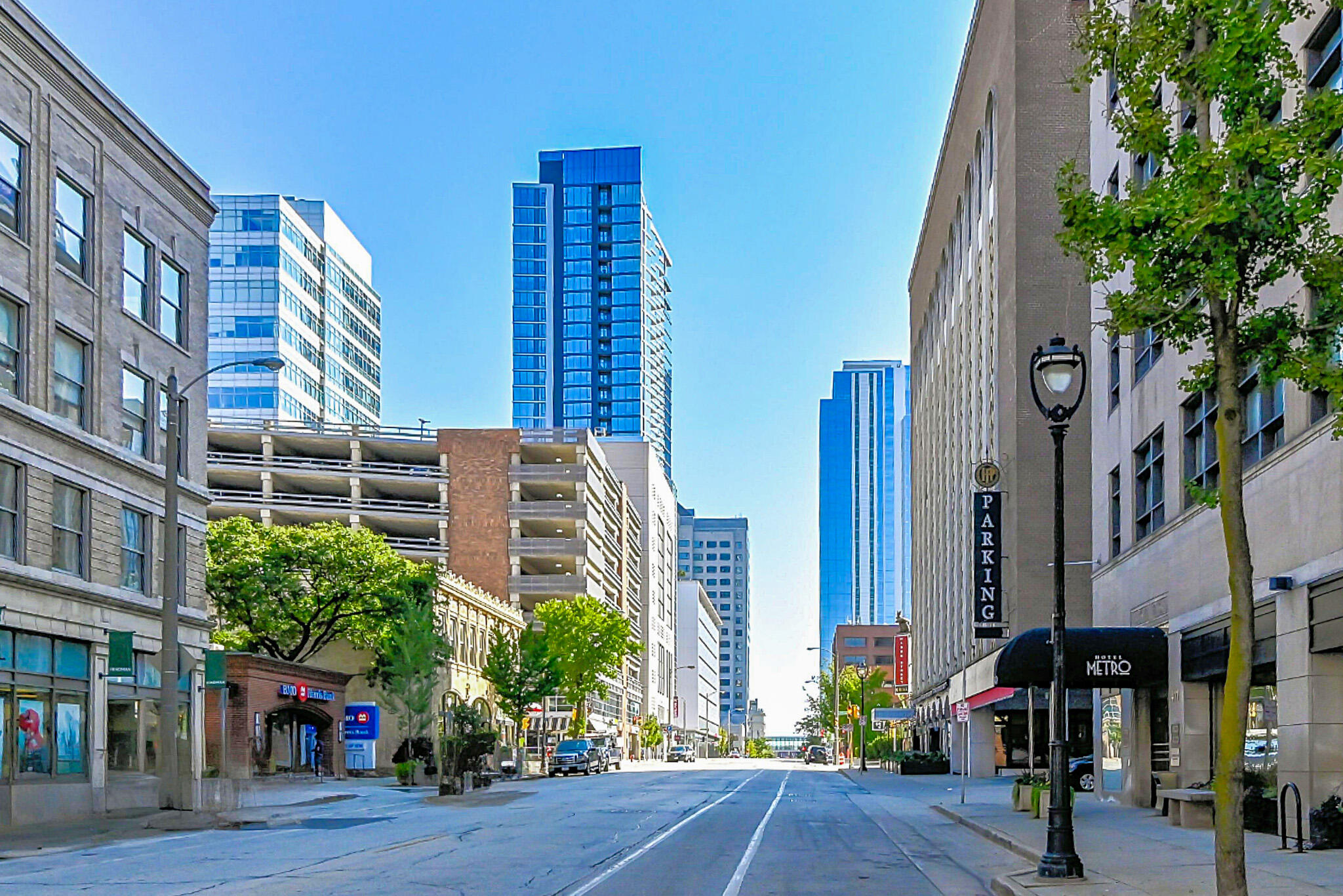 741 North Milwaukee Street, Unit 303 Milwaukee, WI 53202 - Photo 3 of 36 DZ741701-2