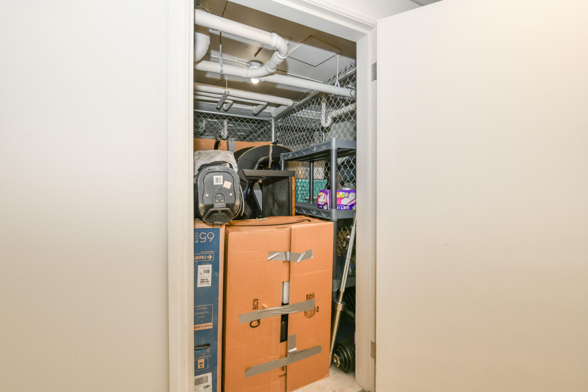 741 North Milwaukee Street, Unit 303 Milwaukee, WI 53202 - Photo 35 of 36 HEN_ (31)