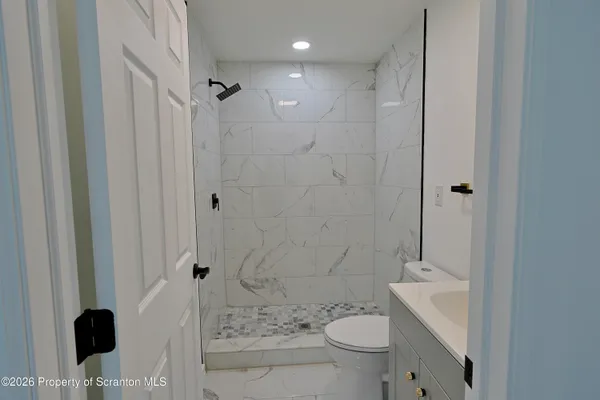 $2,700 | 318 West Main Street, Plymouth, PA 18651