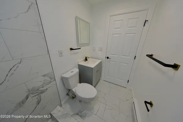 $2,700 | 318 West Main Street, Plymouth, PA 18651