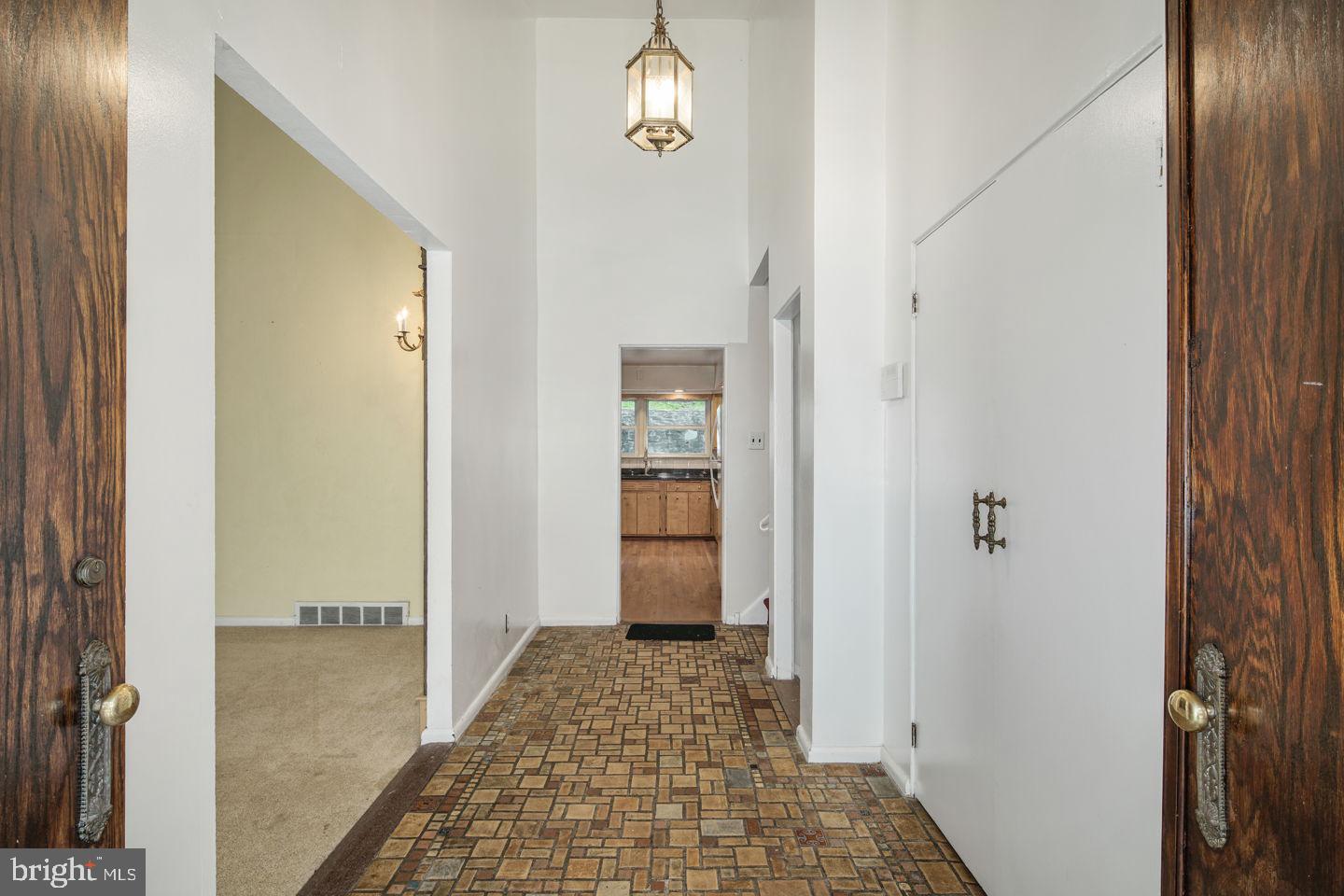 7948 Rolling Green Road Cheltenham, PA 19012 - Photo 3 of 24 Foyer