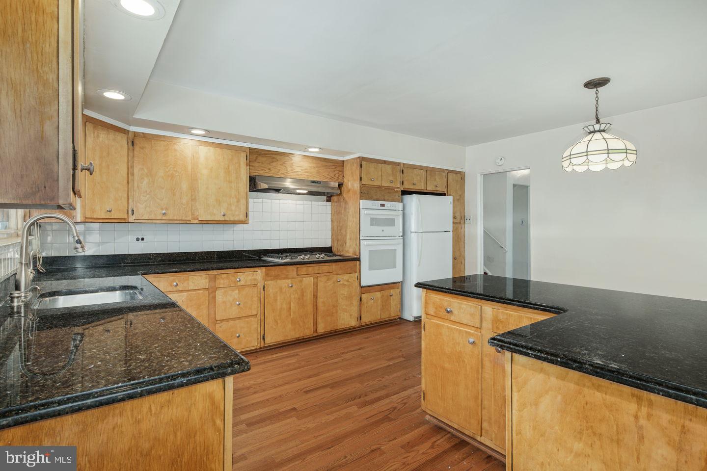 7948 Rolling Green Road Cheltenham, PA 19012 - Photo 5 of 24 Kitchen