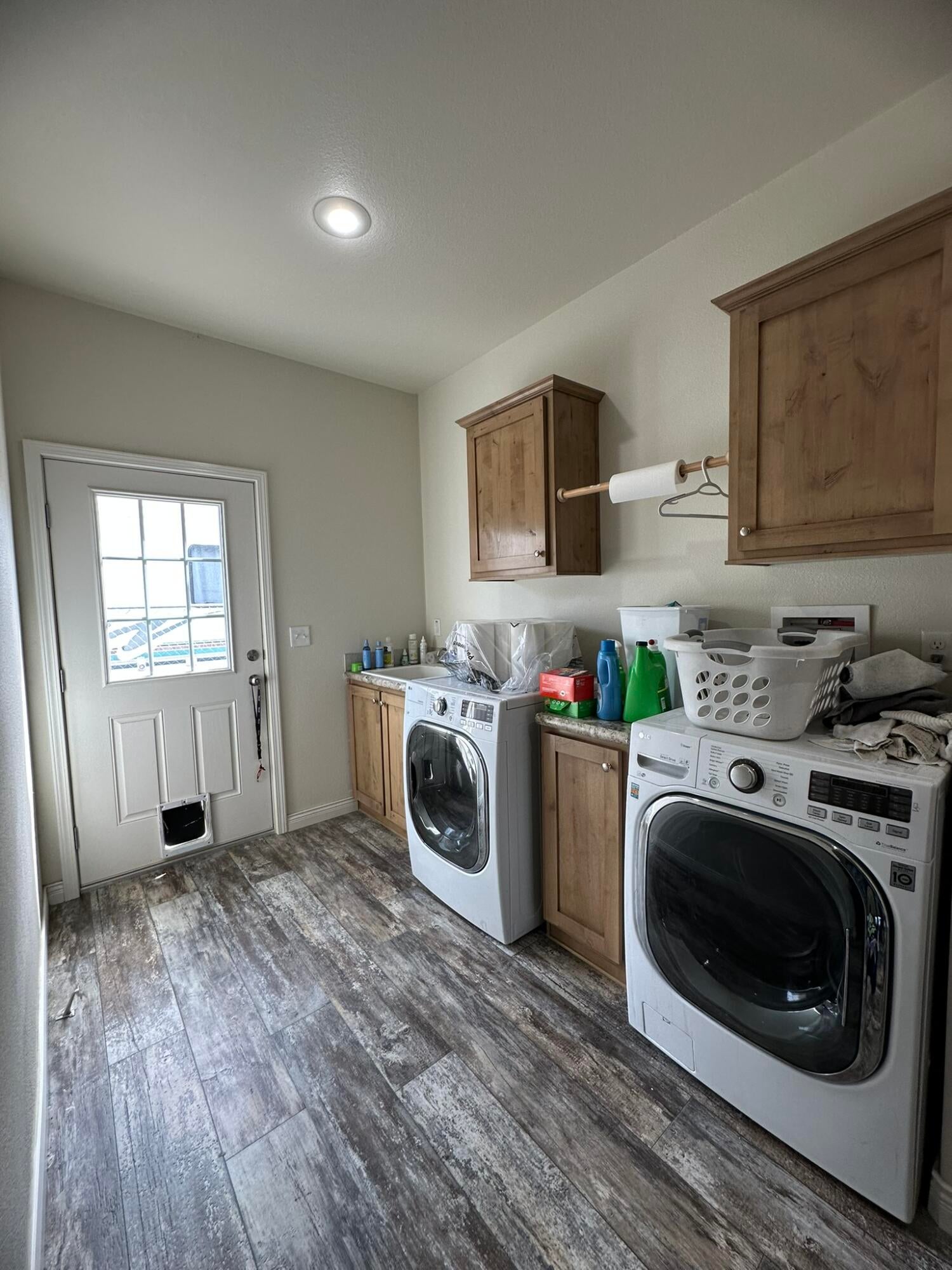 1767 Southeast Dussault Road Madras, OR 97741 - Photo 42 of 63 Laundry