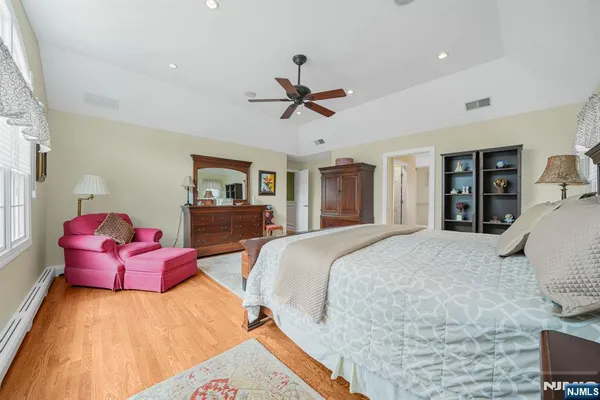 $1,299,900 | 4 Salter Drive, Montville, NJ 07045
