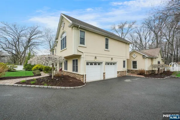 $1,299,900 | 4 Salter Drive, Montville, NJ 07045