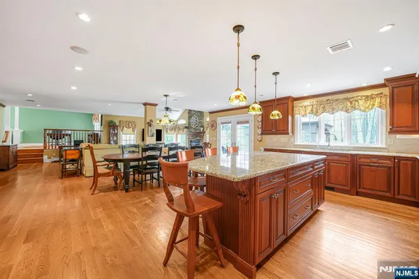 $1,299,900 | 4 Salter Drive, Montville, NJ 07045