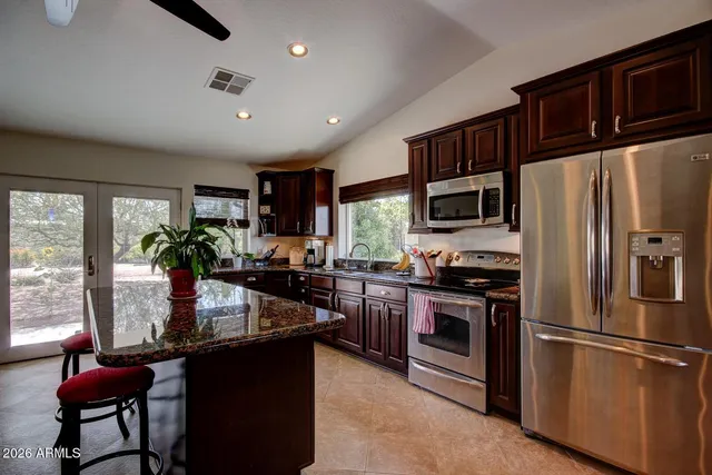 $1,600 | 6012 West Grovers Avenue, Unit B, Glendale, AZ 85308