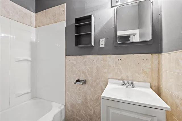 $480,000 | 306 Spruce Avenue, Kansas City, MO 64124