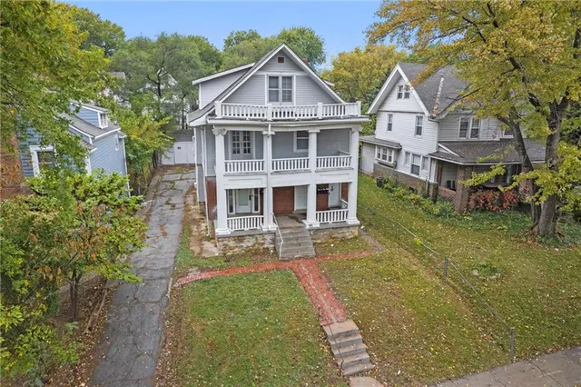 $480,000 | 306 Spruce Avenue, Kansas City, MO 64124