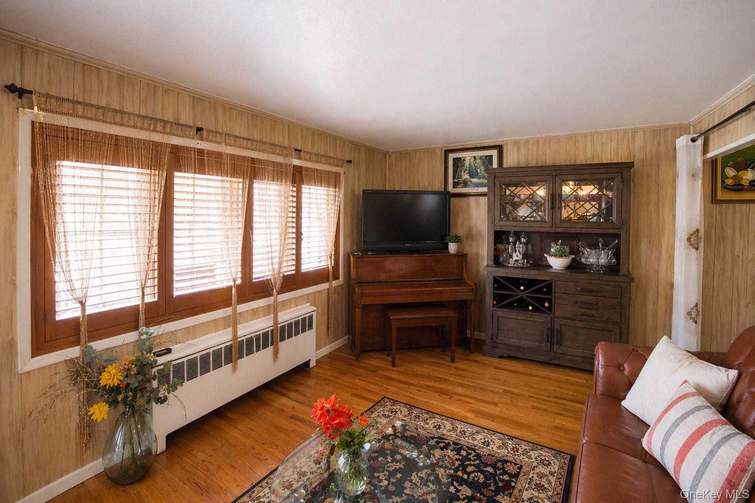 65 Cheshire Road Bethpage, NY 11714 - Photo 9 of 28