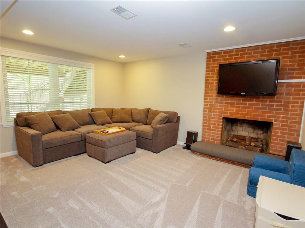 752 Scrubgrass Road Pittsburgh, PA 15243 - Photo 20 of 25 Gallery Image 20