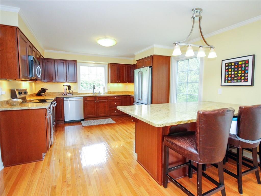 752 Scrubgrass Road Pittsburgh, PA 15243 - Photo 6 of 25 Gallery Image 6