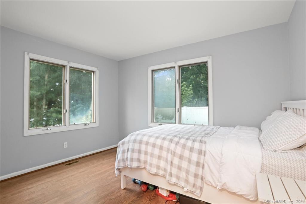 10 Harvann Road Norwalk, CT 06850 - Photo 17 of 32