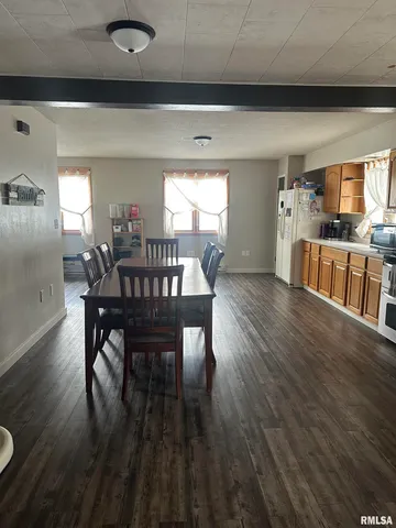 $172,500 | 405 Prairie Mills Road, Golden, IL 62339