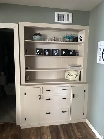 $172,500 | 405 Prairie Mills Road, Golden, IL 62339