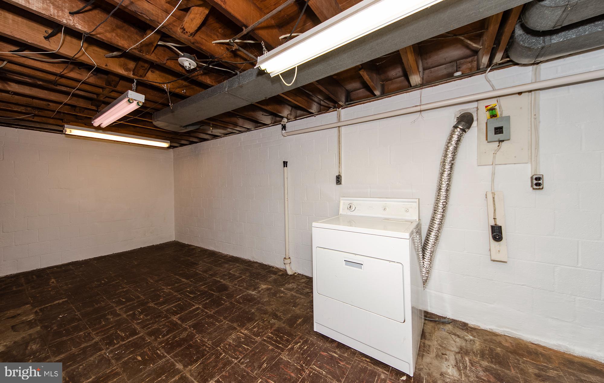 4411 Roundhill Road Alexandria, VA 22310 - Photo 19 of 23 Gallery Image 19