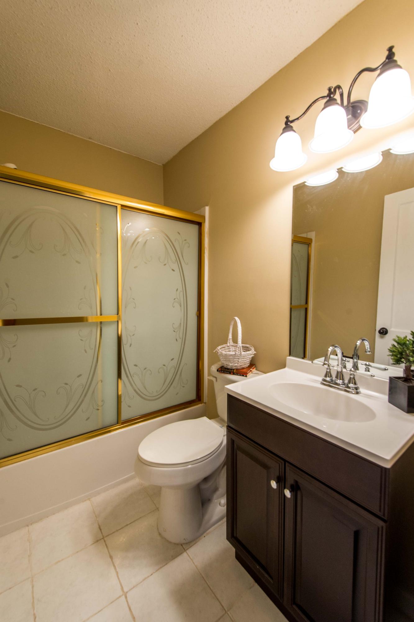 2444 Hamill Road Hixson, TN 37343 - Photo 12 of 24 bath1