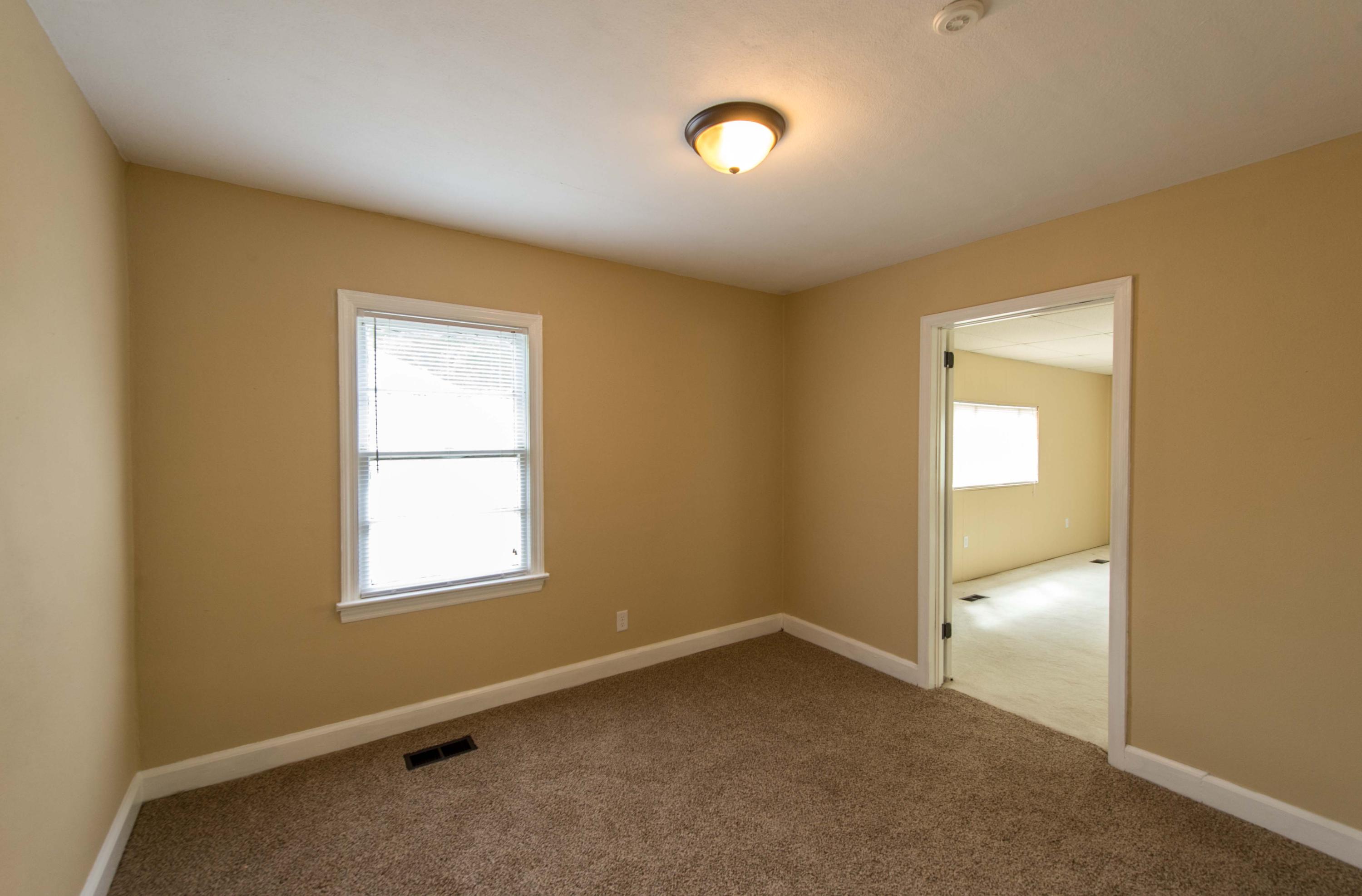 2444 Hamill Road Hixson, TN 37343 - Photo 13 of 24 bed 2