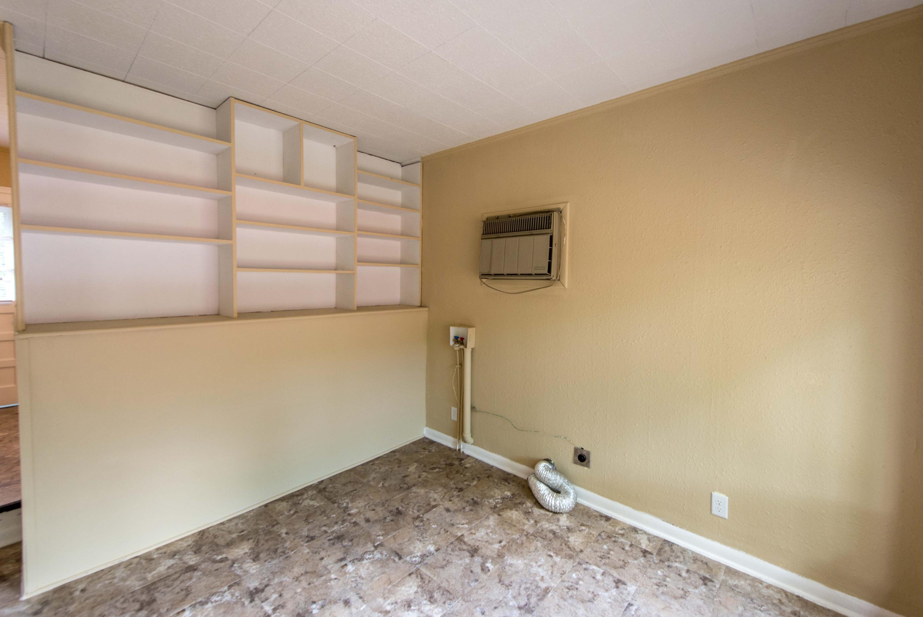 2444 Hamill Road Hixson, TN 37343 - Photo 16 of 24 laundry room