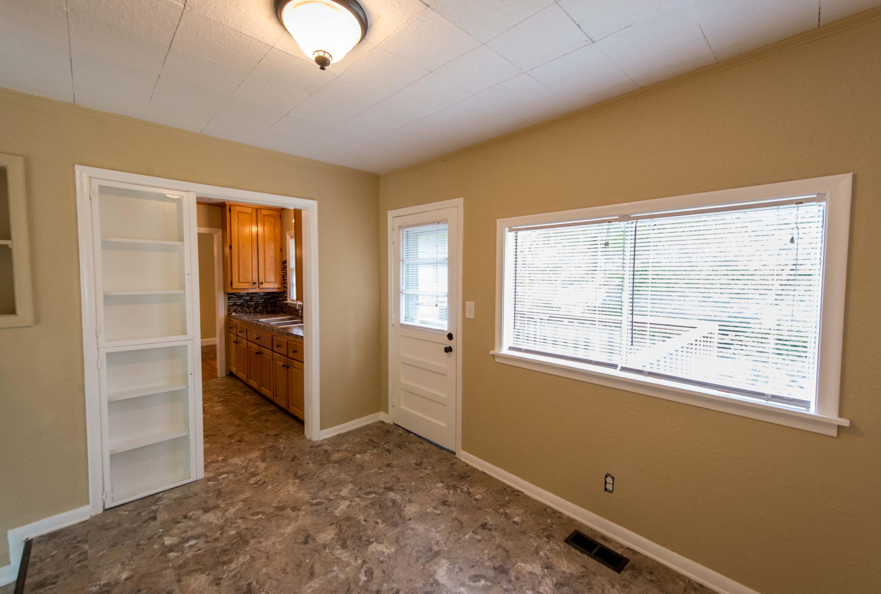 2444 Hamill Road Hixson, TN 37343 - Photo 9 of 24 breakfast nook