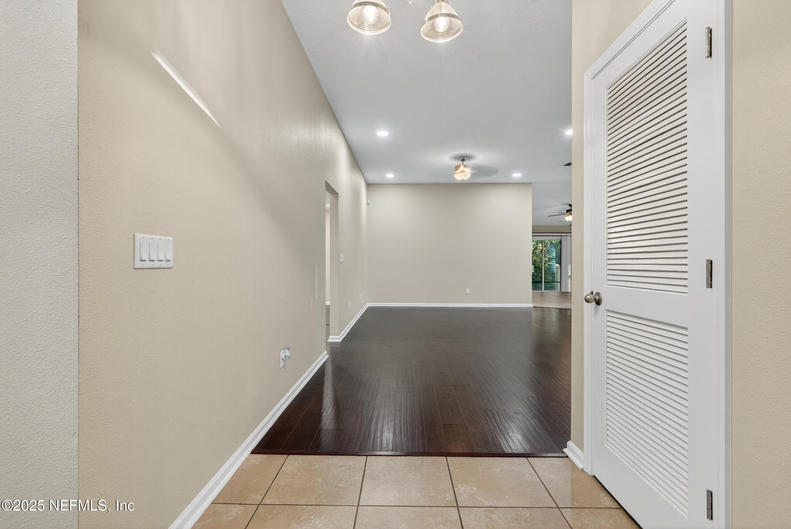 15885 Bainebridge Drive Jacksonville, FL 32218 - Photo 6 of 46 a view of a hallway with entryway