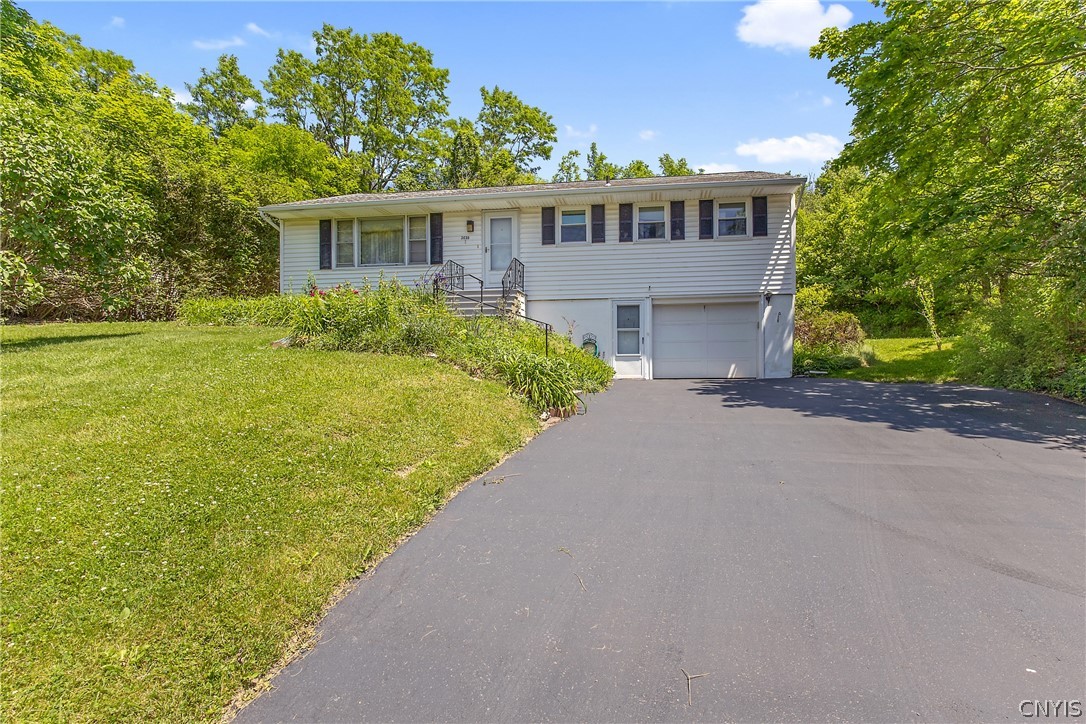 3659 Warners Road Camillus, NY 13209 - Photo 2 of 35