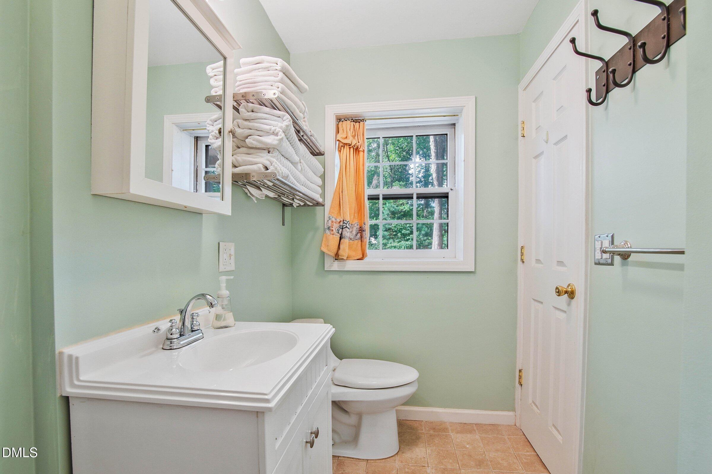 6424 Amhurst Road Durham, NC 27713 - Photo 21 of 37 6424 Amhurst Rd-36