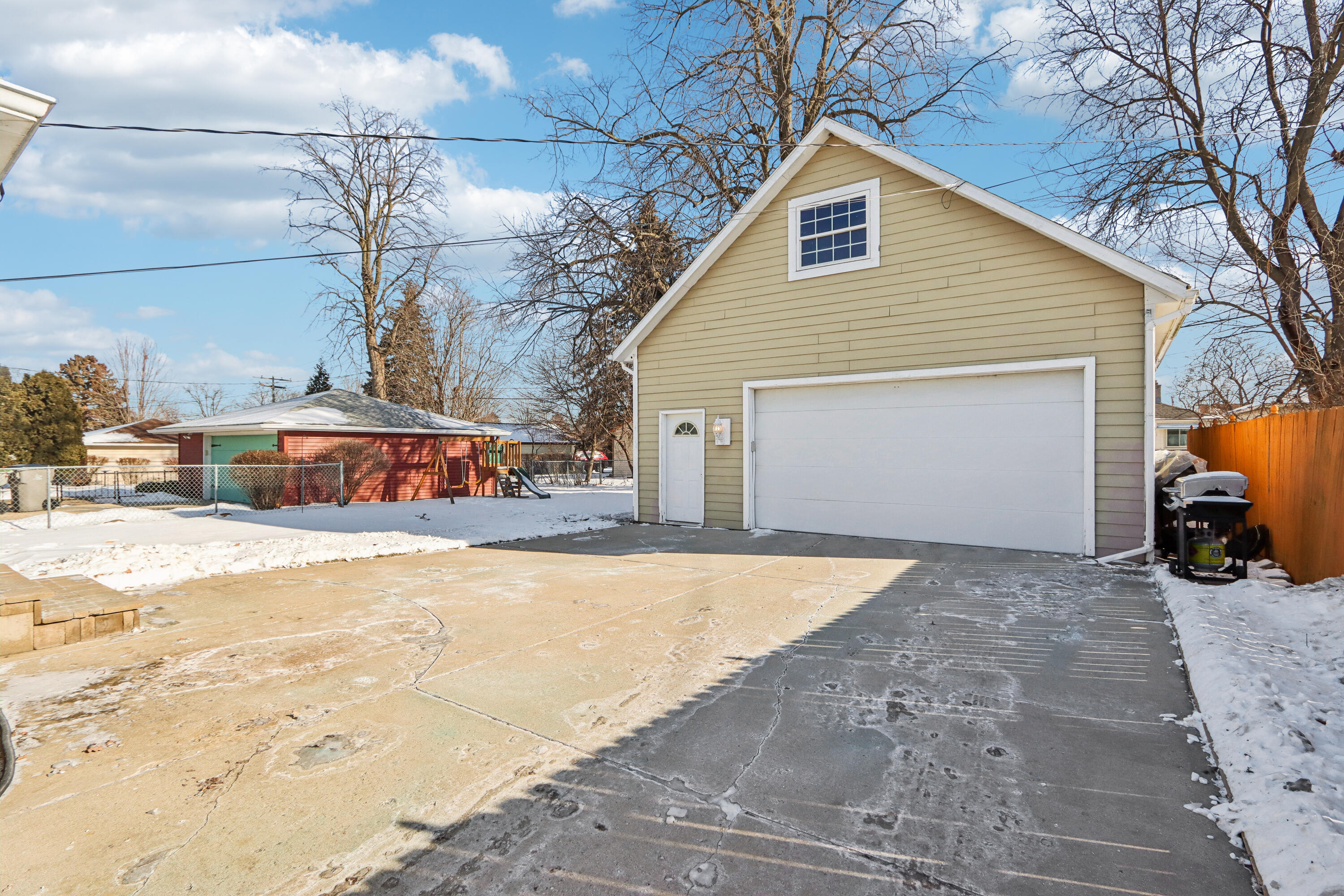 3348 South 73rd Street Milwaukee, WI 53219 - Photo 36 of 41 Nice Yard