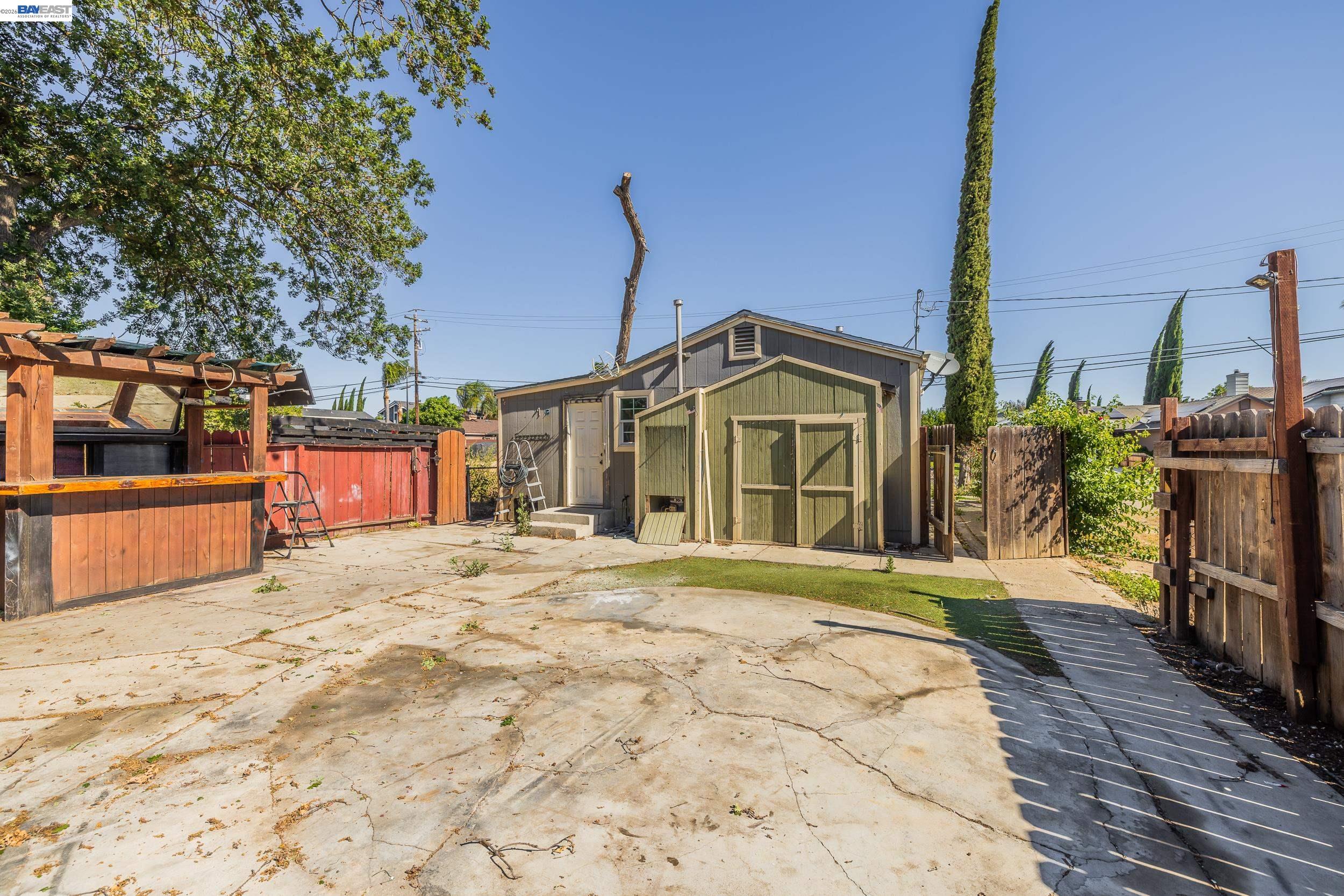 252 West Clover Road Tracy, CA 95376 - Photo 35 of 40