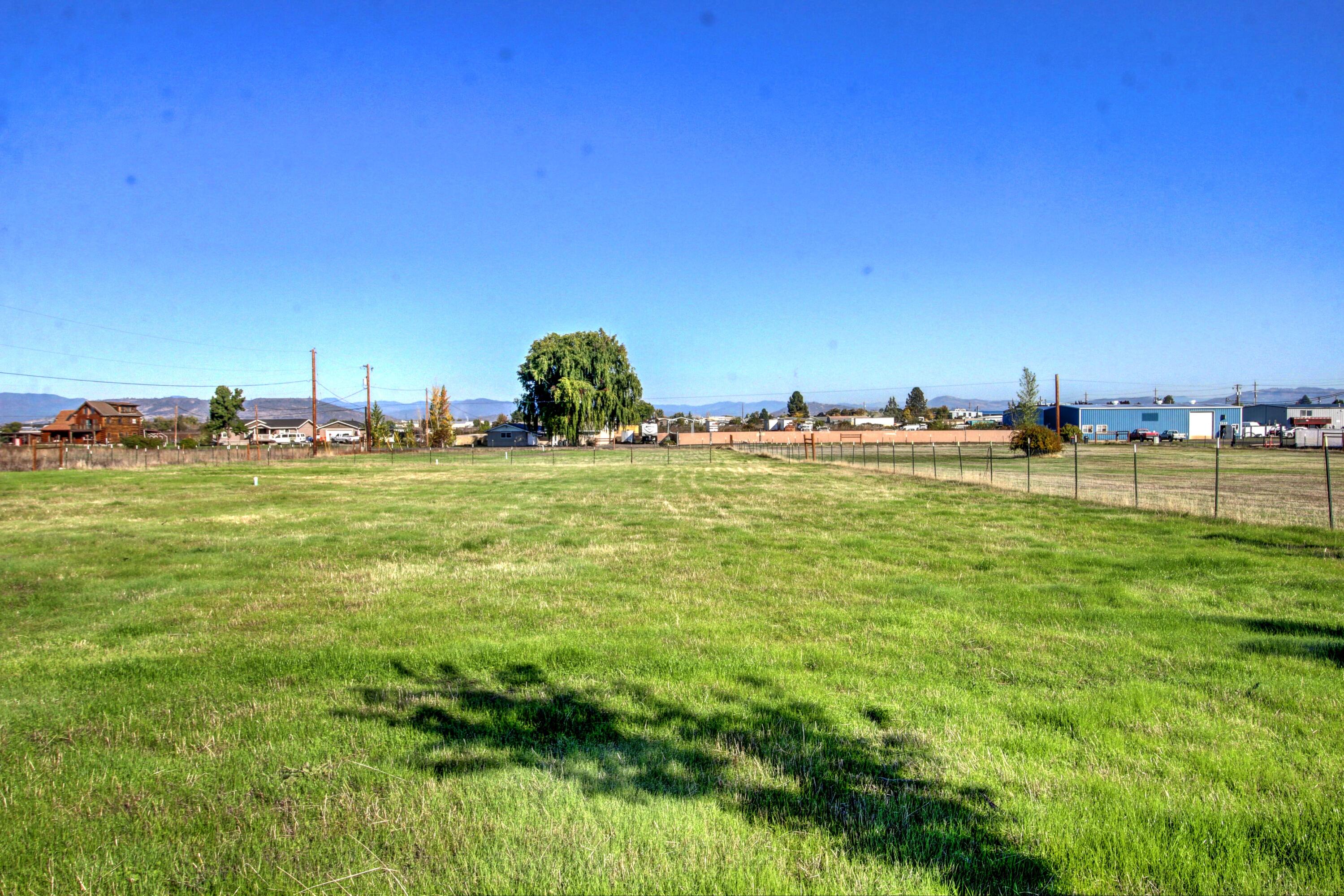 1330 East Justice Road Medford, OR 97502 - Photo 30 of 38 25