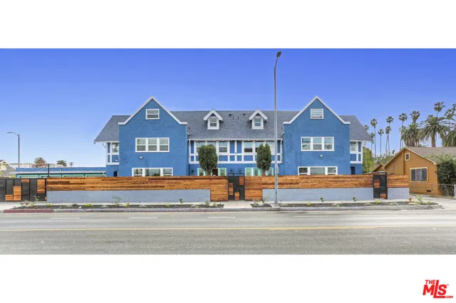 $3,750 | 1952 West 48th Street, Unit 2, Los Angeles, CA 90062