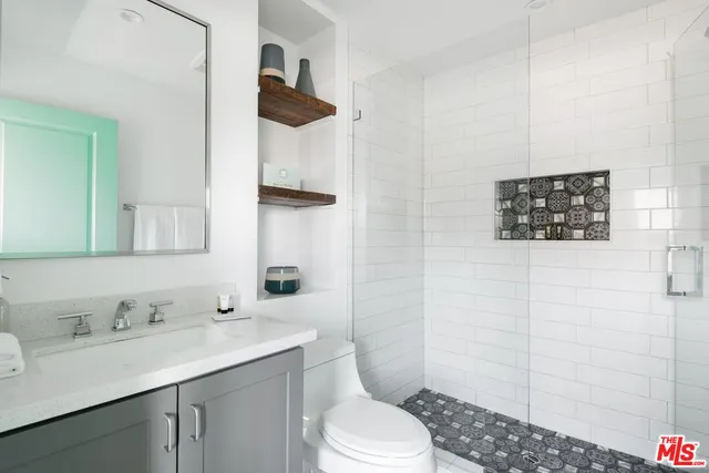 $3,750 | 1952 West 48th Street, Unit 2, Los Angeles, CA 90062