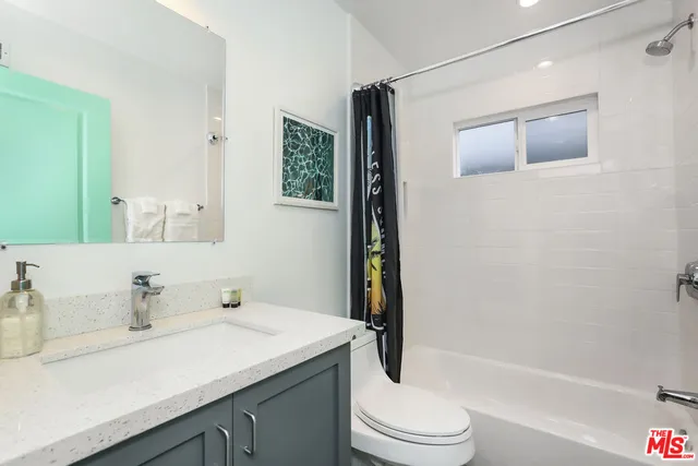 $3,750 | 1952 West 48th Street, Unit 2, Los Angeles, CA 90062