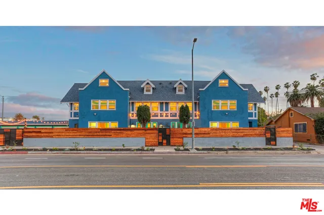 $3,750 | 1952 West 48th Street, Unit 2, Los Angeles, CA 90062