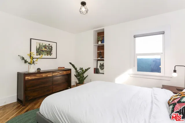 $3,750 | 1952 West 48th Street, Unit 2, Los Angeles, CA 90062